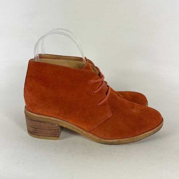 Clarks Desert Boots Women 6.5 Brown Suede Lace Up Ankle Block Heel Casual Bootie - Picture 2 of 10